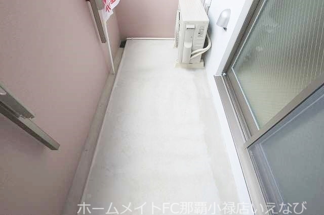 バルコニー　※別部屋の室内写真となります。