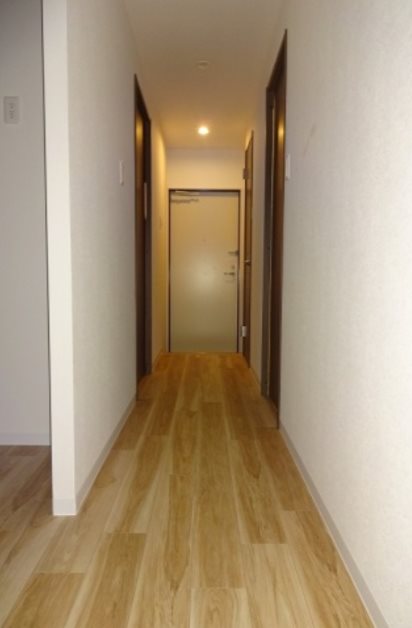 玄関　※同物件別号室参考写真