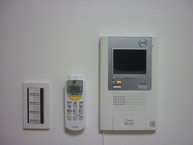 セキュリティ　来訪者が確認できる女性に安心の「TVモニターホン」