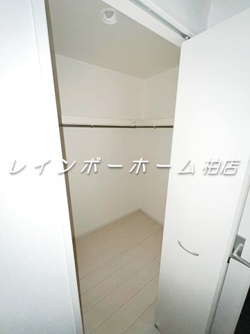 収納　別部屋。参考写真。