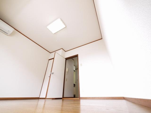 居室・リビング　ゆったりとした居間です