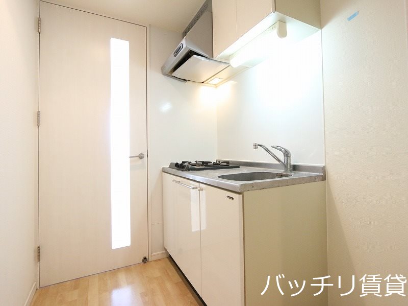 キッチン　別号室タイプの為、現状を優先致します。