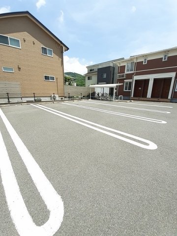 駐車場　車をお持ちの方に嬉しい駐車場付きの物件です