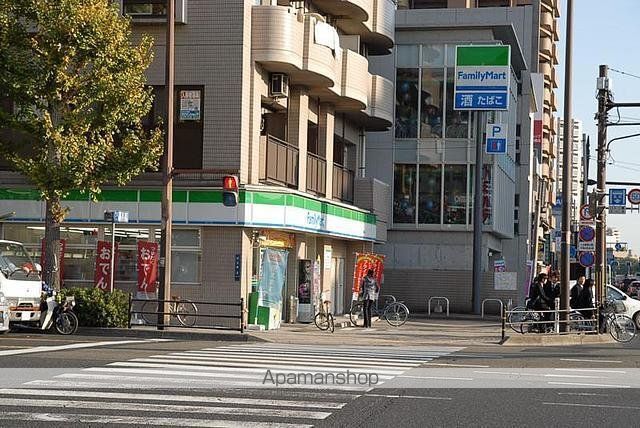 コンビニ　ファミリーマート（コンビニ）まで530m