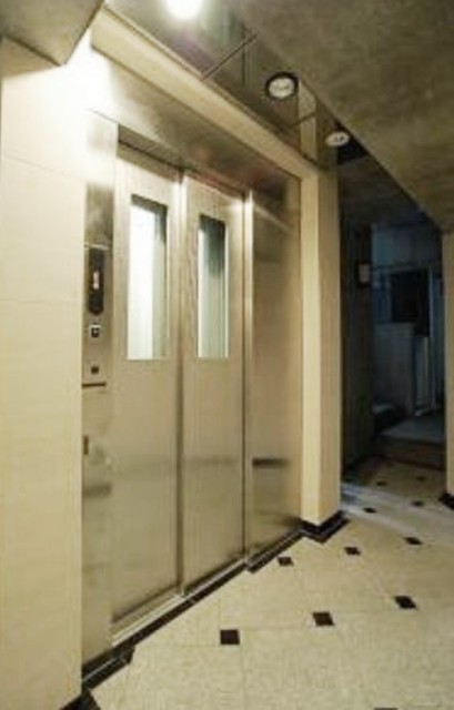 その他　エレベーター付き