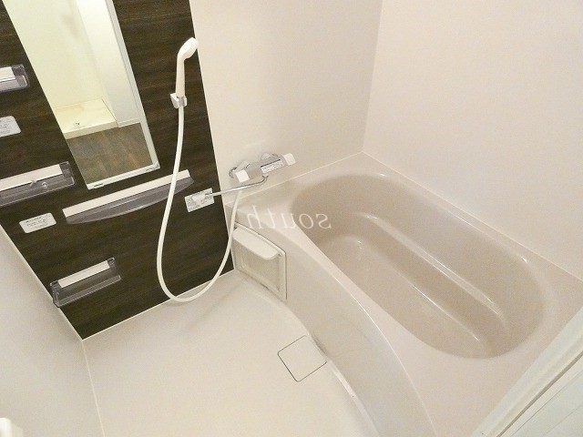 バス・シャワールーム　お部屋により室内カラーが異なります