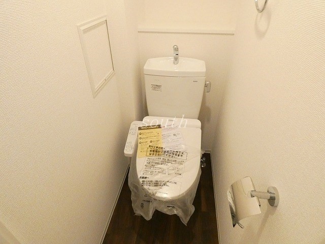 トイレ　お部屋により室内カラーが異なります