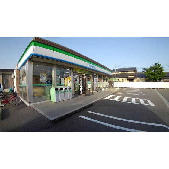 コンビニ　ファミリーマート富山中田店（コンビニ）まで350m