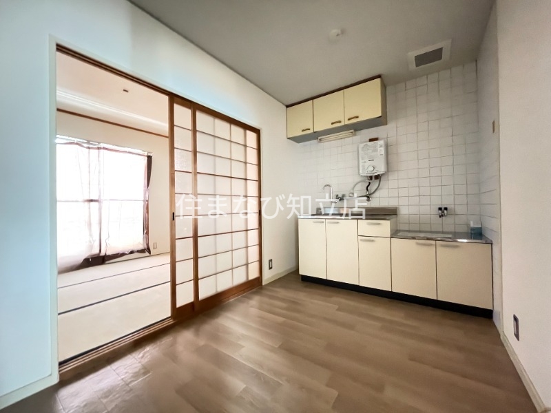居室・リビング　同型別部屋写真