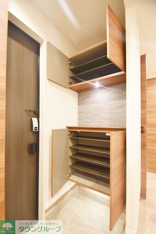 玄関　★お部屋探しは株式会社タウンハウジング東京まで★