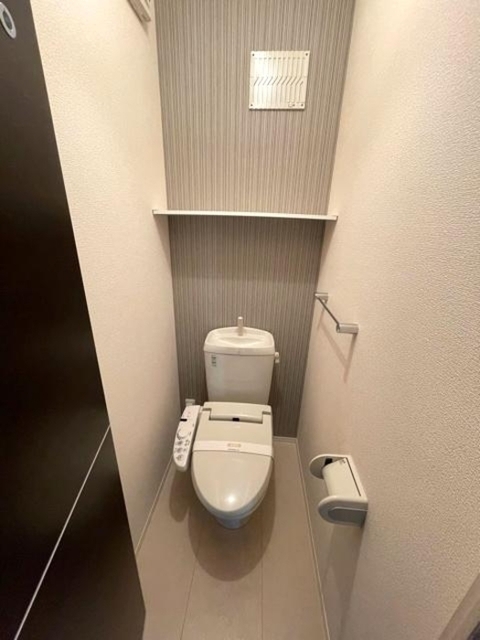 トイレ　温水洗浄暖房便座付き