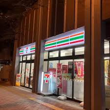 コンビニ　セブンイレブン文京伝通院前店（コンビニ）まで584m