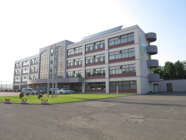 中学校　旭川市立北門中学校（中学校）まで754m