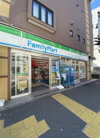 コンビニ　ファミリーマート（コンビニ）まで450m