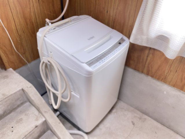 その他設備　玄関の土間には洗濯機付き！