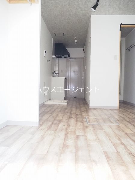 居室・リビング　洋室5帖のシンプルなお部屋。