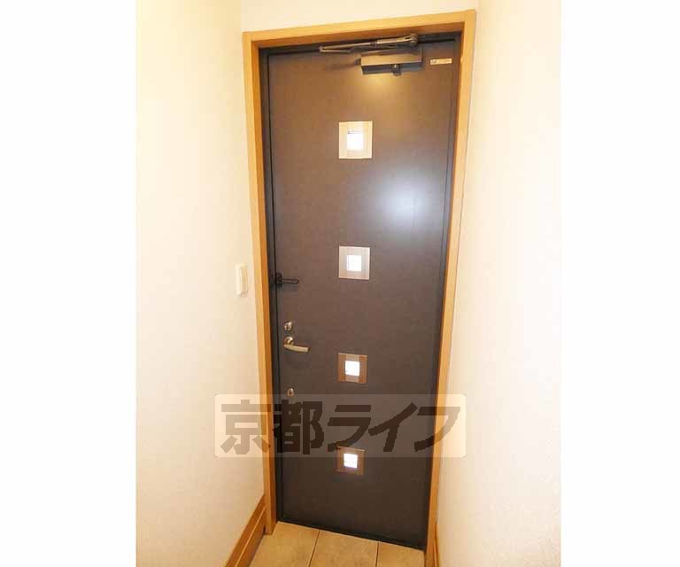 その他設備　しっかりとしたドア。