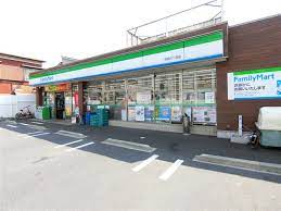コンビニ　ファミリーマート 羽田六丁目店（コンビニ）まで261m
