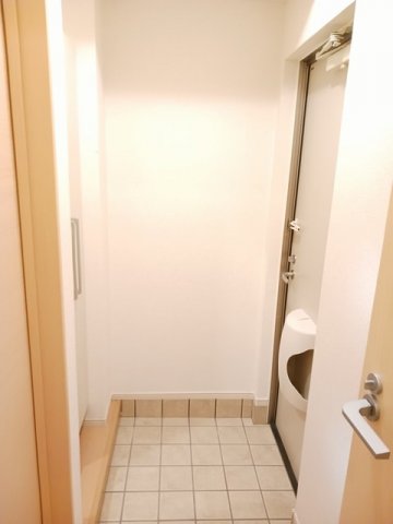 玄関　落ち着いた玄関です