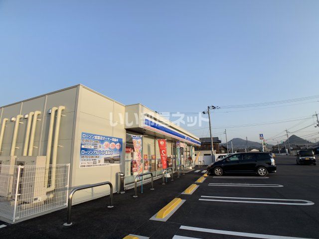 コンビニ　ローソン多度津三井店（コンビニ）まで157m