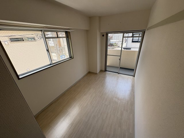 その他部屋・スペース　広くて明るい寝室
