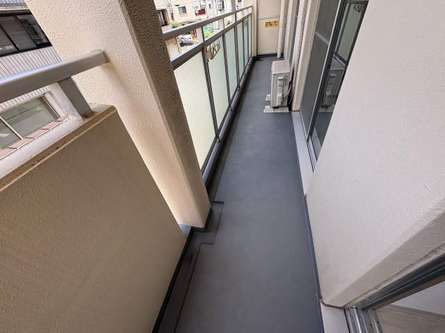 バルコニー　お洗濯にも便利なバルコニー付き