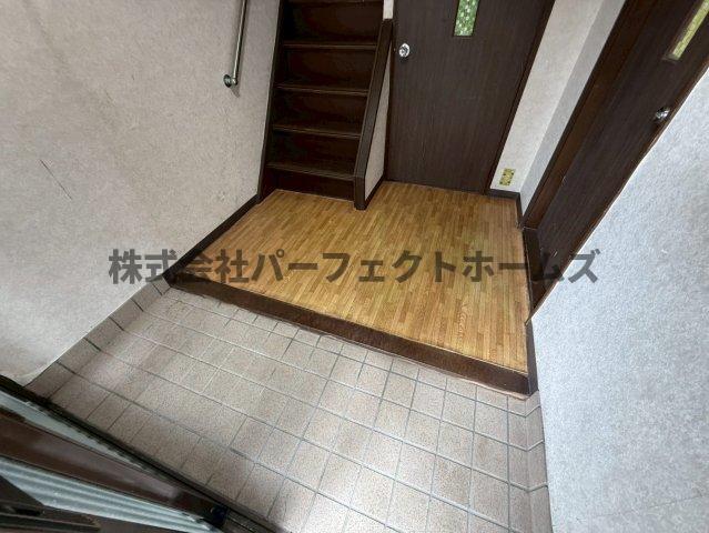 玄関　収納もある玄関です