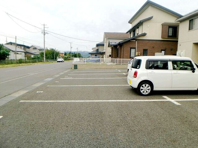 駐車場　駐車場