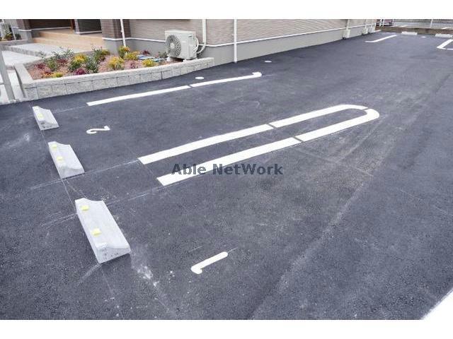 駐車場　駐車場