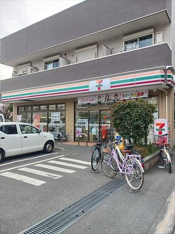コンビニ　セブンイレブン板橋蓮根３丁目店（コンビニ）まで21m