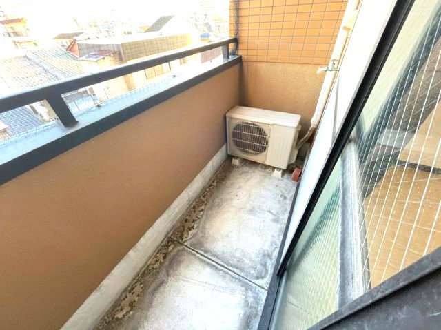 バルコニー　イメージとして同マンション他部屋を表示しています