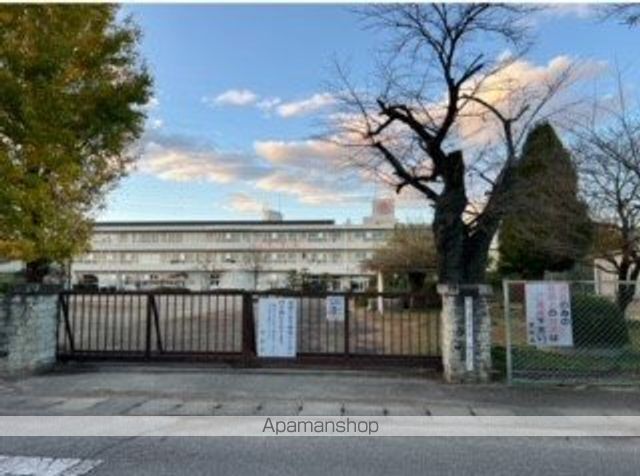 小学校　南小学校（小学校）まで3100m