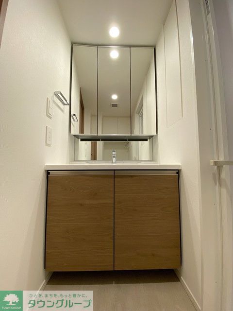洗面設備　※写真は同タイプ住戸です。