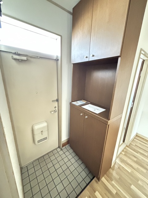 玄関　別部屋参考写真です