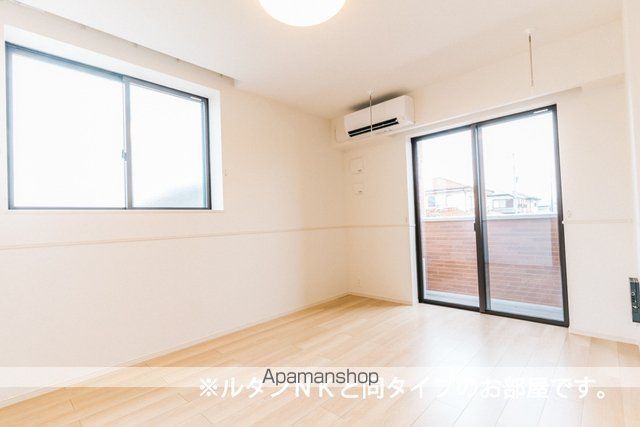 ガーデンハウス リーベ Iの居間写真