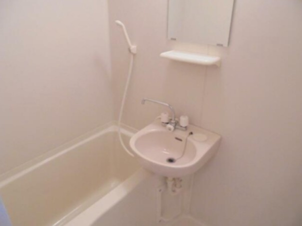 バス・シャワールーム　※別部屋参考写真