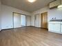 居室・リビング　広くてキレイなお部屋が広がっていて、充実した生活が送れそう。