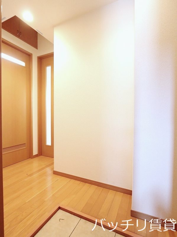 玄関　画像は同シリーズ参考画像の為、現況を優先いたします。
