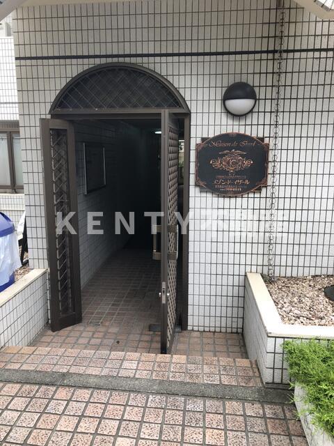 エントランス　毎日通るエントランスはこのようになっています