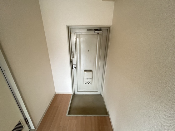 玄関　※別部屋の写真です