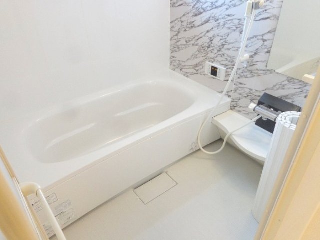 バス・シャワールーム　バス・トイレ別