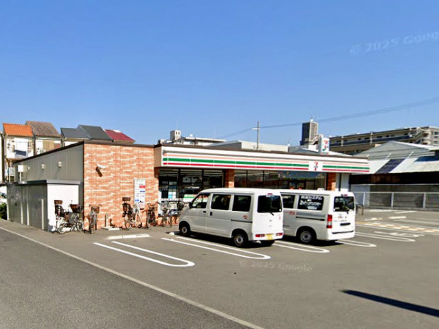 コンビニ　セブンイレブン大阪加美南3丁目店（コンビニ）まで309m