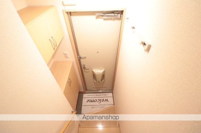 東北新幹線 郡山駅 バス乗車時間：20分 最寄りバス停で下車 徒歩1分 2階建 築11年の玄関写真