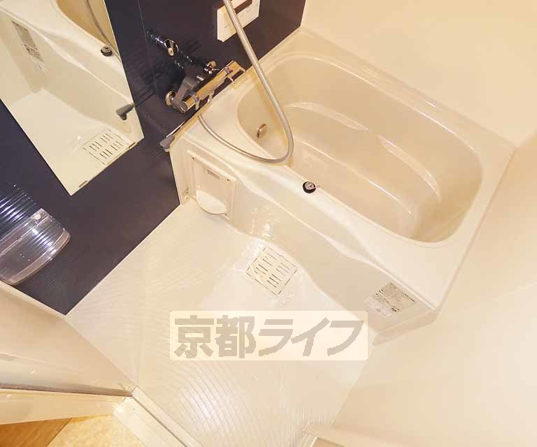 バス・シャワールーム　清潔感あります。