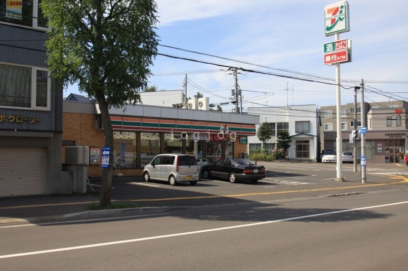 コンビニ　セブンイレブン清田6条店（コンビニ）まで820m