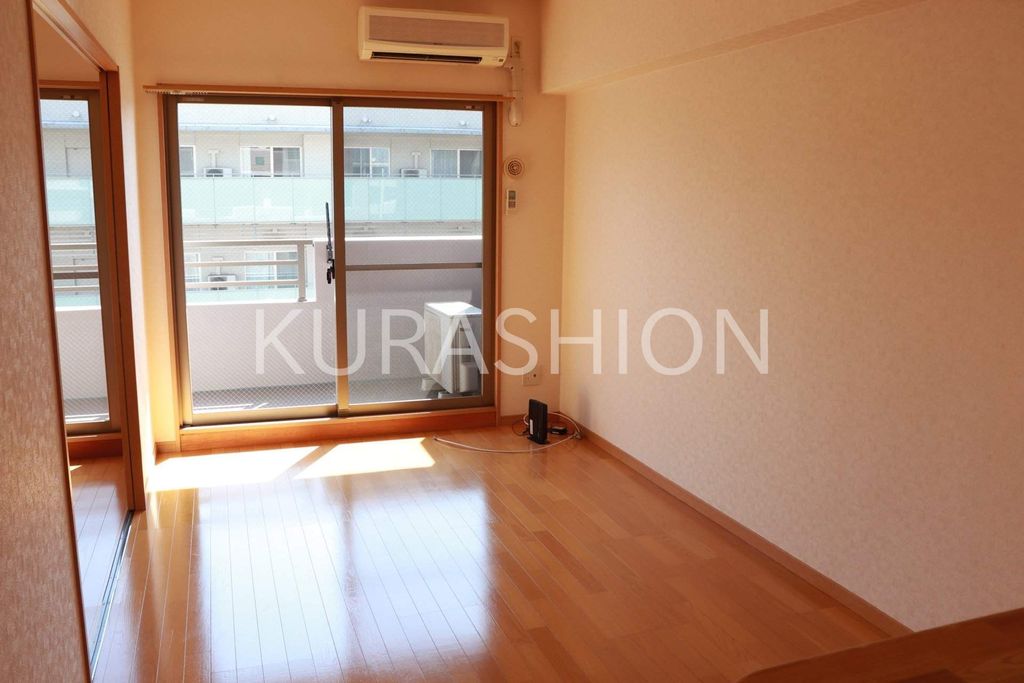 居室・リビング　※別部屋参考写真