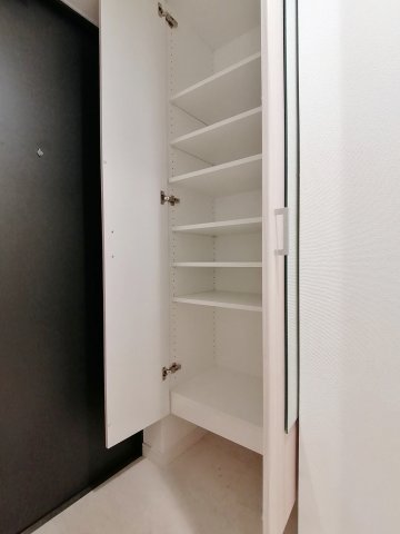 収納　シューズボックス