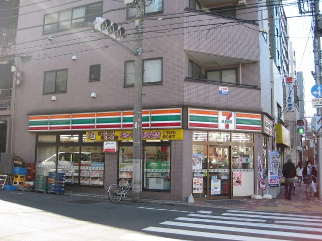 コンビニ　セブンイレブン（コンビニ）まで340m