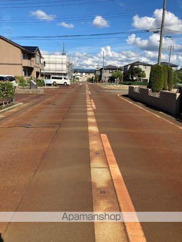 その他　前面道路（その他）まで0m