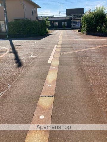 その他　前面道路（その他）まで0m